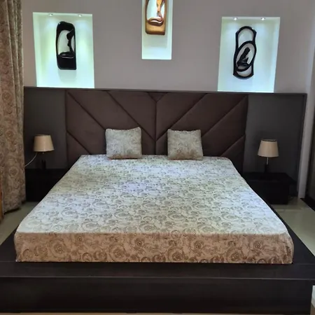 Garsoniera Centru Κραϊόβα