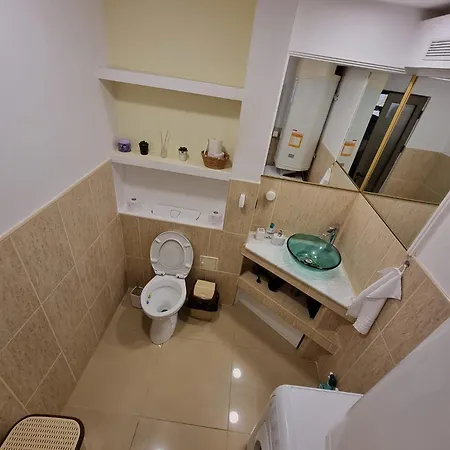 Garsoniera Centru Κραϊόβα