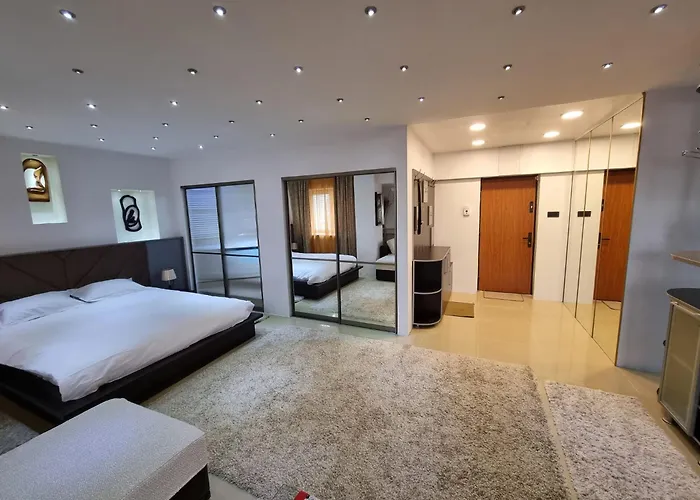 Garsoniera Centru קריובה